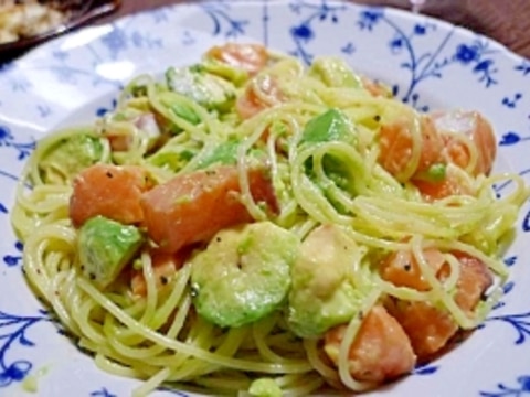 和えるだけで簡単 アボカドとサーモンの濃厚パスタ レシピ 作り方 By バムセ1028 楽天レシピ